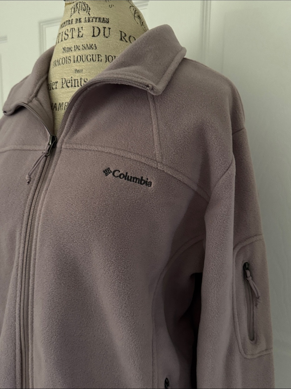 Columbia Women's Zip Fleece Jacket in Lavender. Size XL.